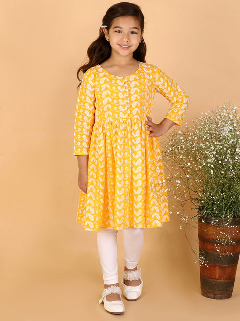 Girl's Orange Pure Cotton Chikankari Kurta With Leggings